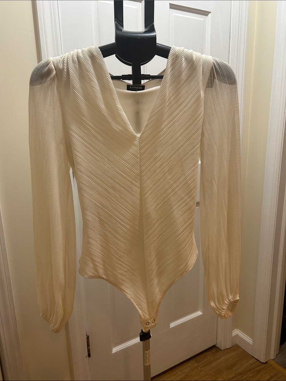 Express Cream Pleated V-Neck Long Sleeve Bodysuit